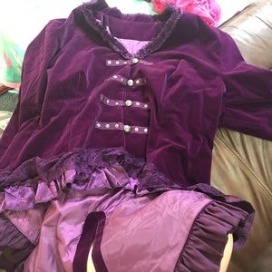 Hips and curves Alice Revolver Velvet Jacket